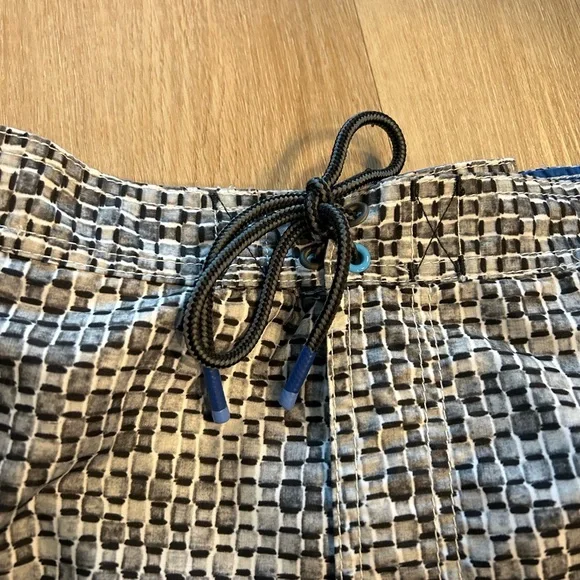 Men’s Tommy Bahama Baja Geo Wave board shorts gray/navy size XXL - Picture 3 of 8